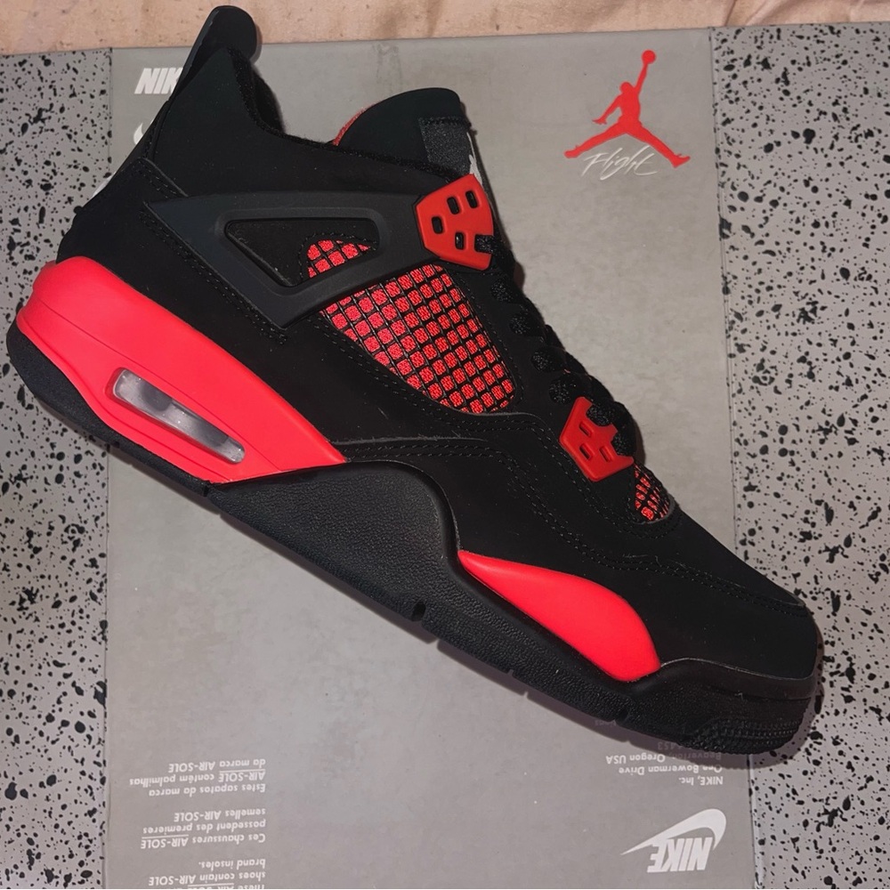 Air Jordan Red Thunder Retro 4 BRAND NEW - SZ 8 Mens
